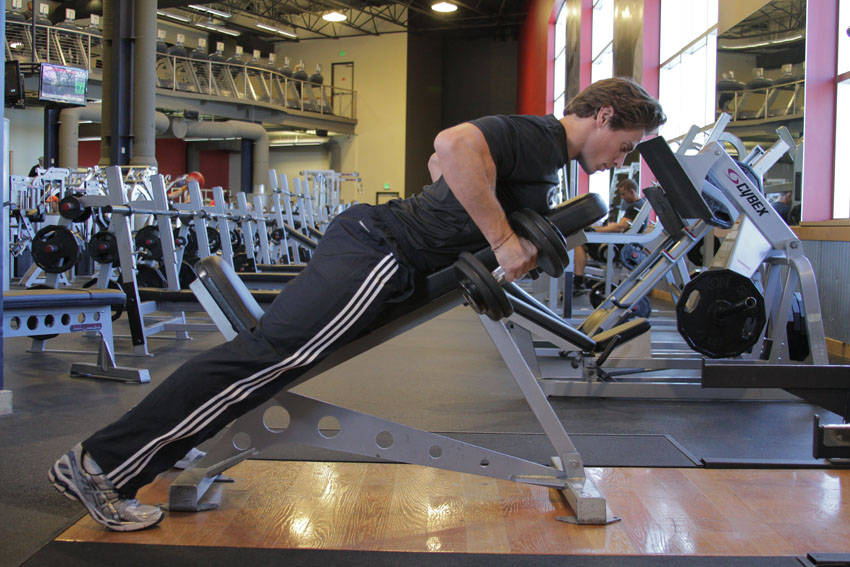 Chest-Supported Dumbbell Row end ki position