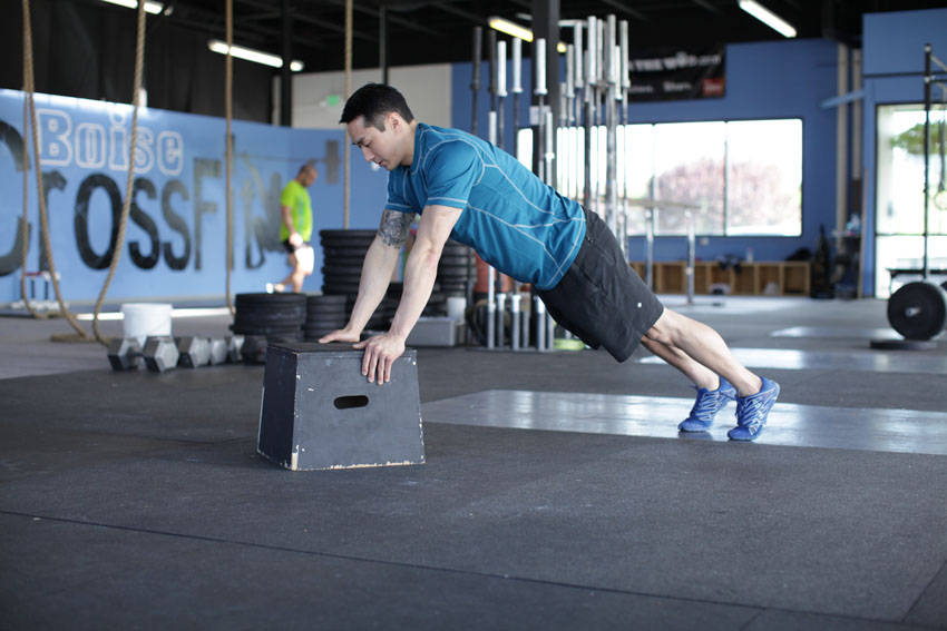 Incline Push-Up (aasaan) end ki position