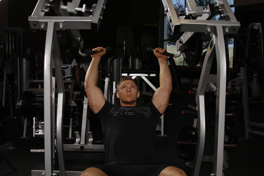 Shoulder Press Machine end ki position