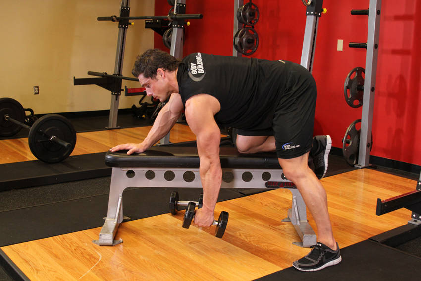 One-Arm Dumbbell Row shuru ki position