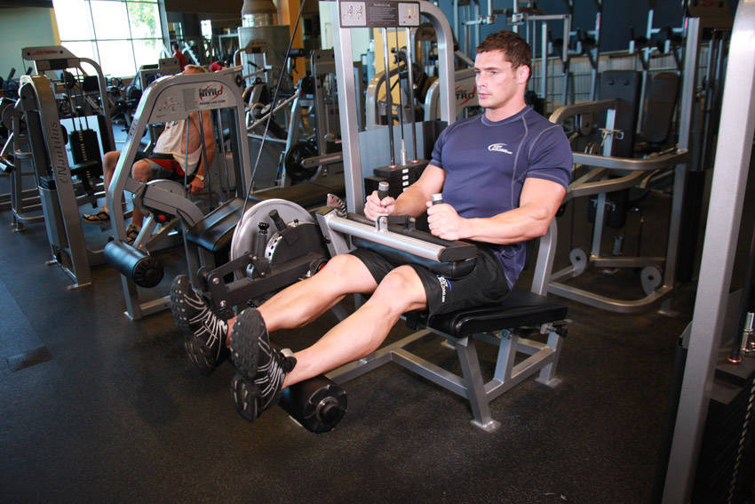 Seated Leg Curl shuru ki position